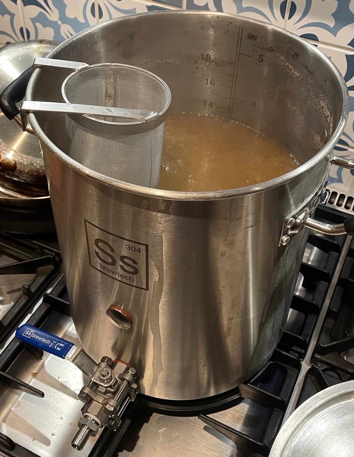 Boiling the wort