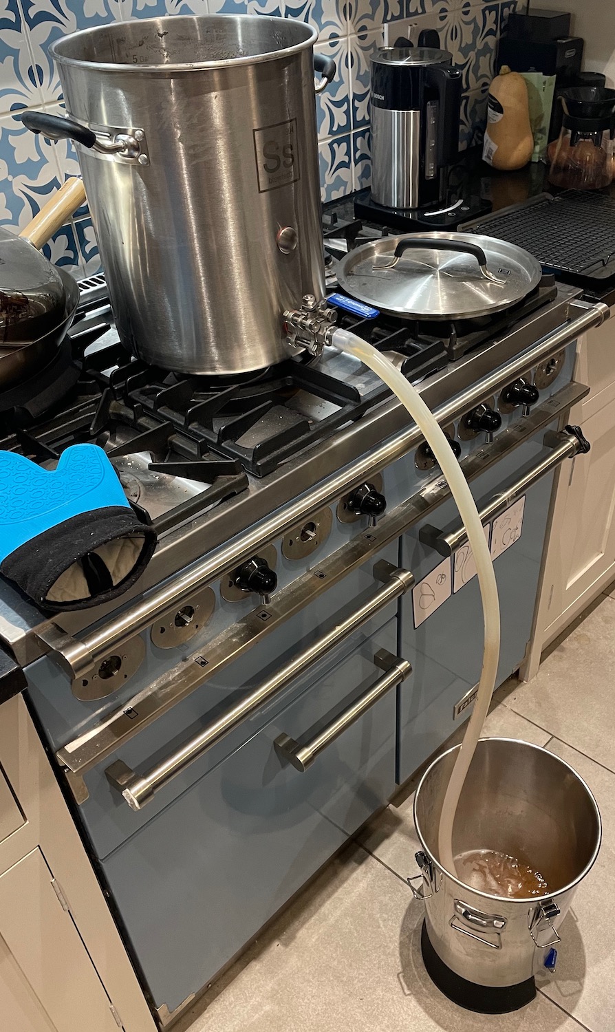 Draining hot wort into the fermenter